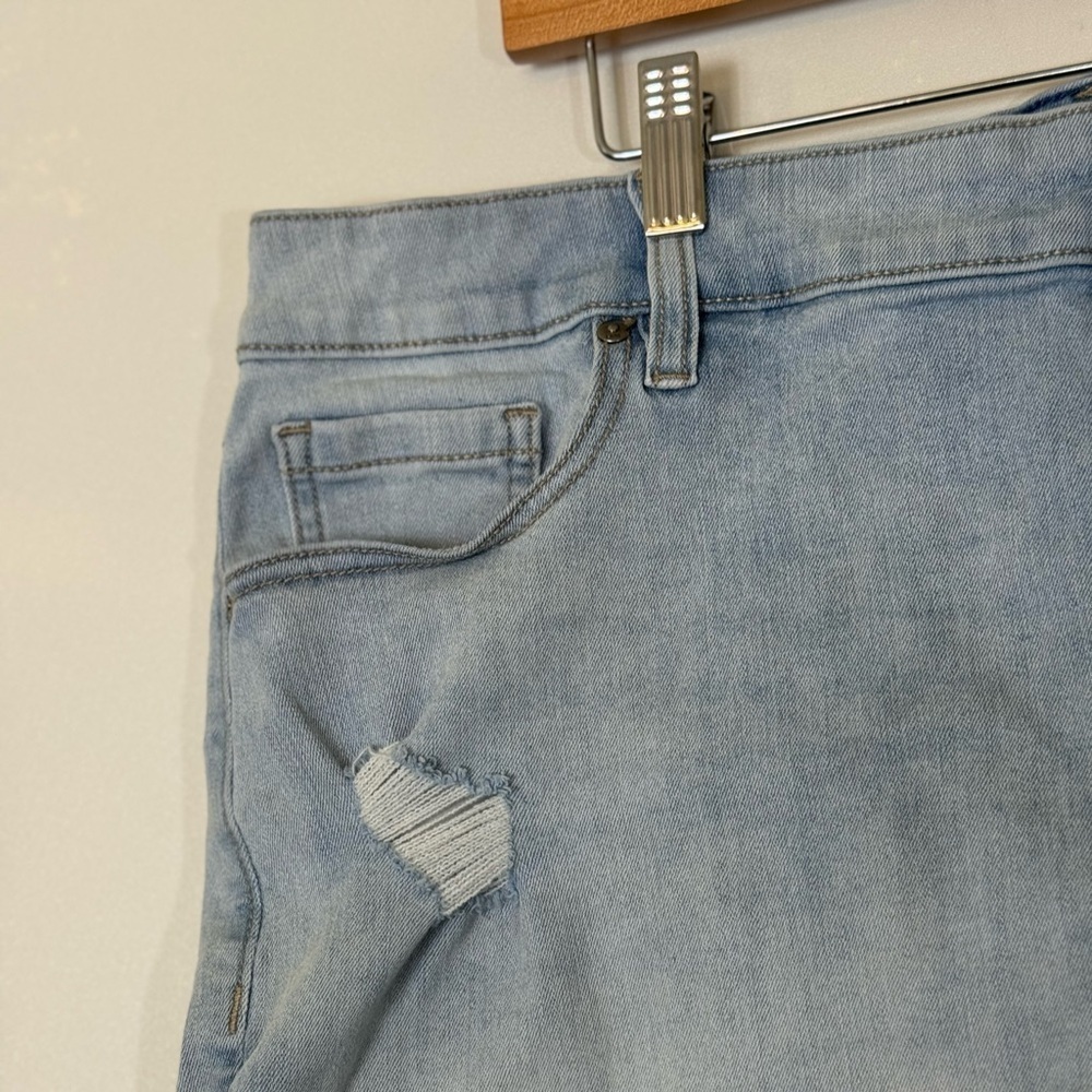 Lane Bryant Flex Magic Waist Mid Rise Signature Denim 4" Shorts Plus Size 20 - Picture 3 of 9